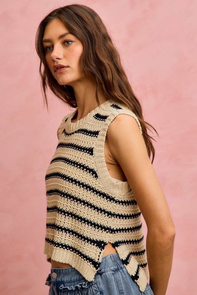 SO ME low gauge textured stripe sleeveless sweater top in Oatmeal/Black, additional detail