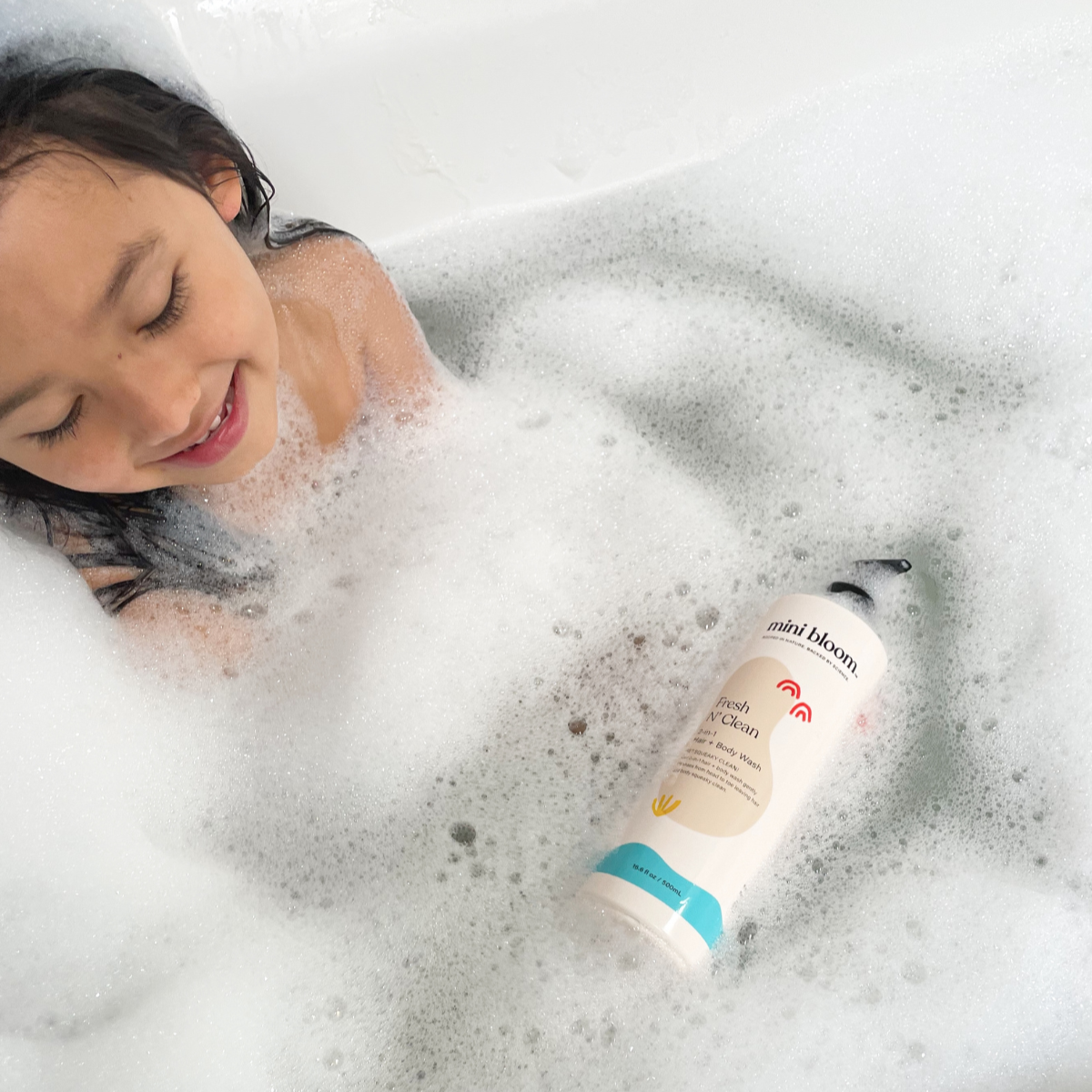 mini bloom Fresh N’ Clean 2-in-1 hair and body wash, styled photo