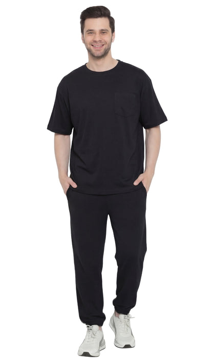Turtle Bay men's heavyweight crew neck pocket t-shirt in Black, full-length view