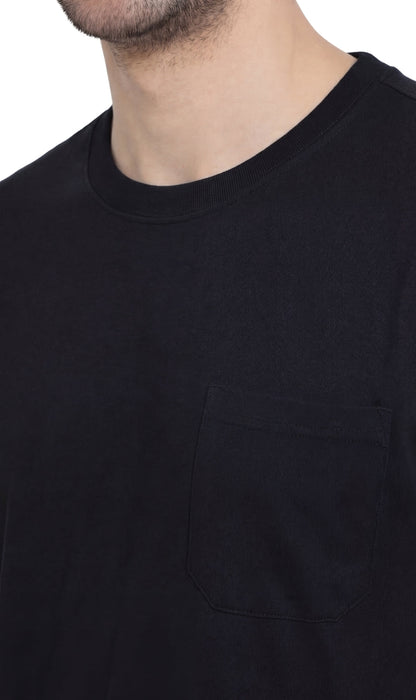 Turtle Bay men's heavyweight crew neck pocket t-shirt in Black, neckline detail