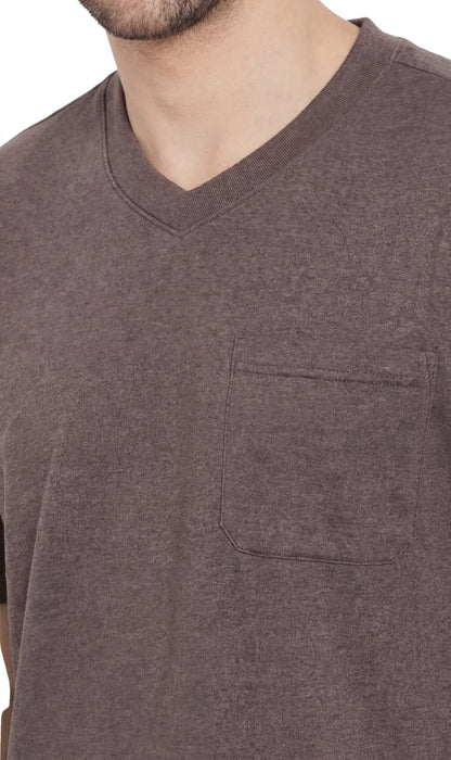 Turtle Bay men's heavyweight v-neck pocket t-shirt in Charcoal Heather, neckline detail