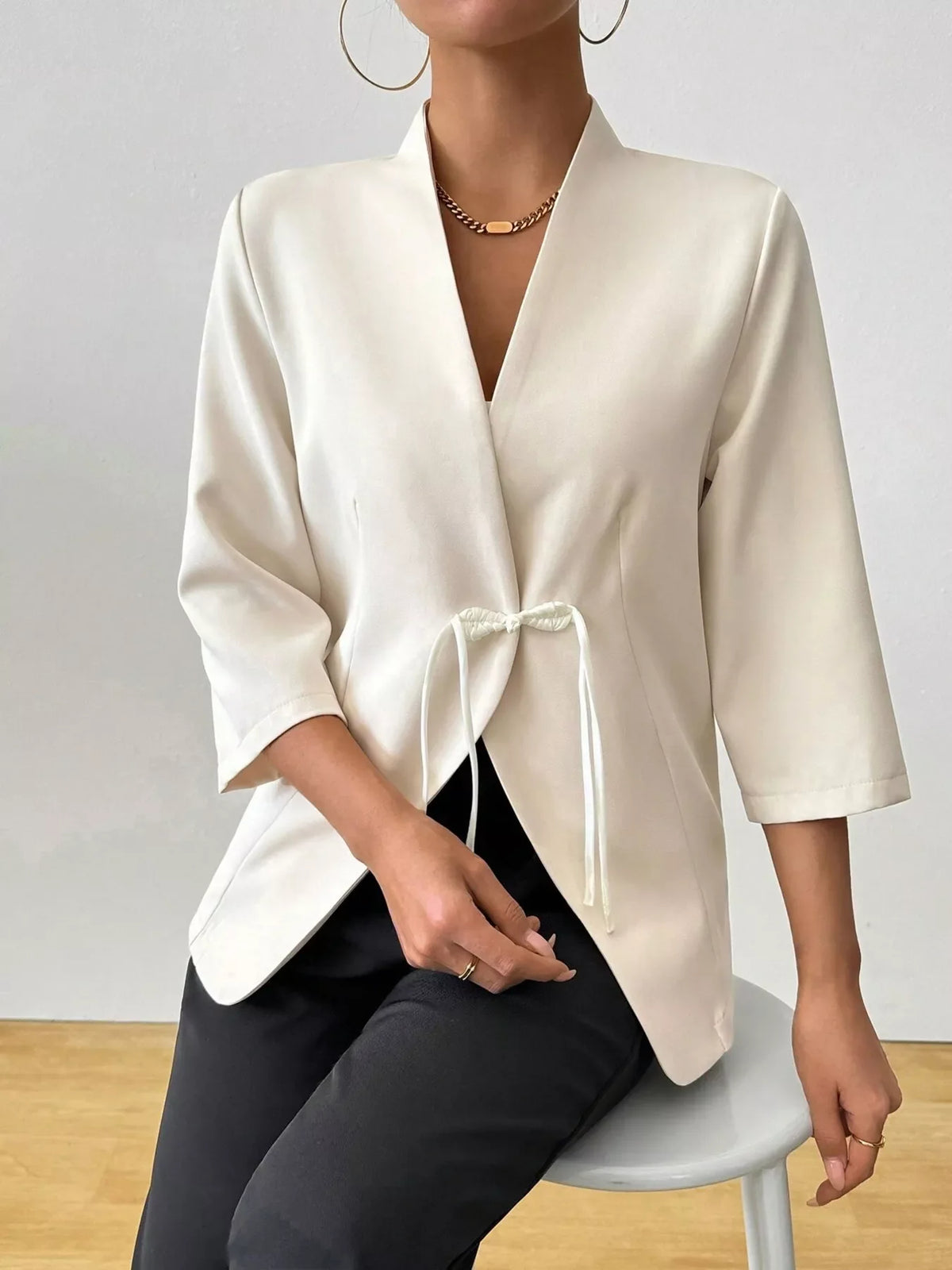 Three-Quarter Sleeves Blazer in Milky White, alternate view