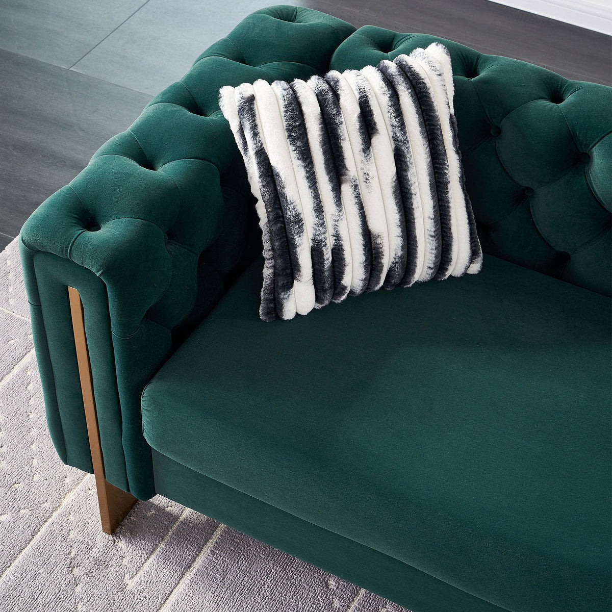 Chesterfield Modern Tufted Sofa, additional detail (5)