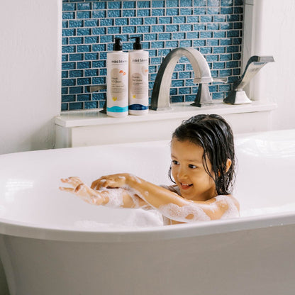 mini bloom Bath Time Duo wash and detangler set, alternate view