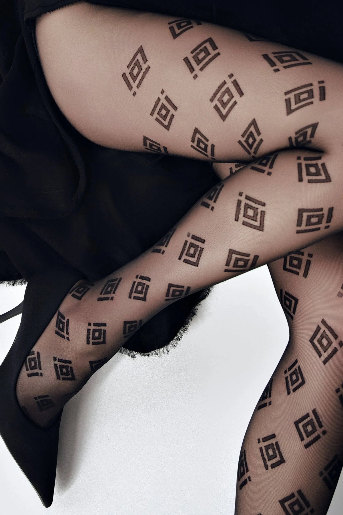 Conte Ingrid Fantasy Tights — Geometric Pattern in Nero Black (3)