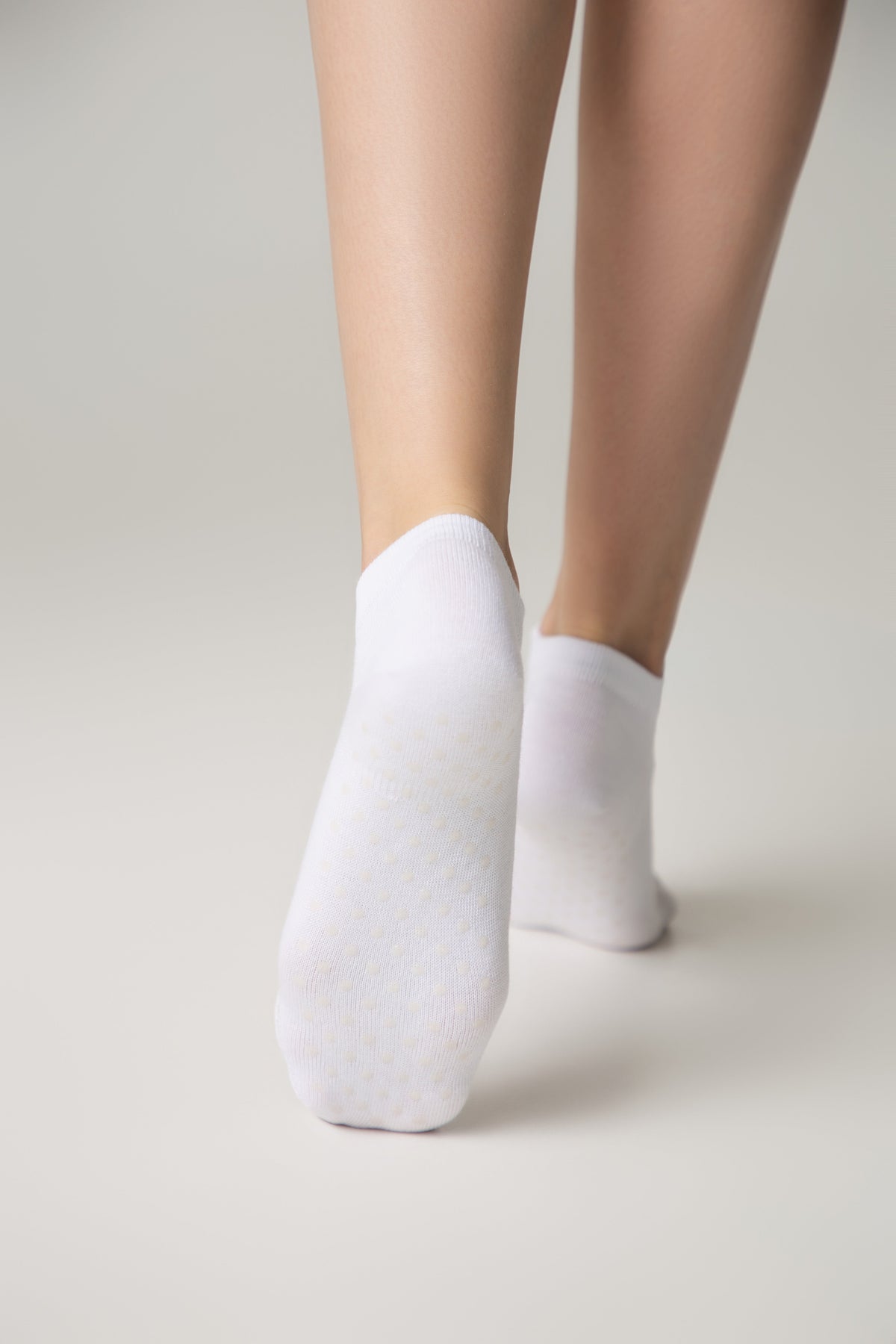 Conte Active 256 cotton ankle socks with non-slip sole, styled photo