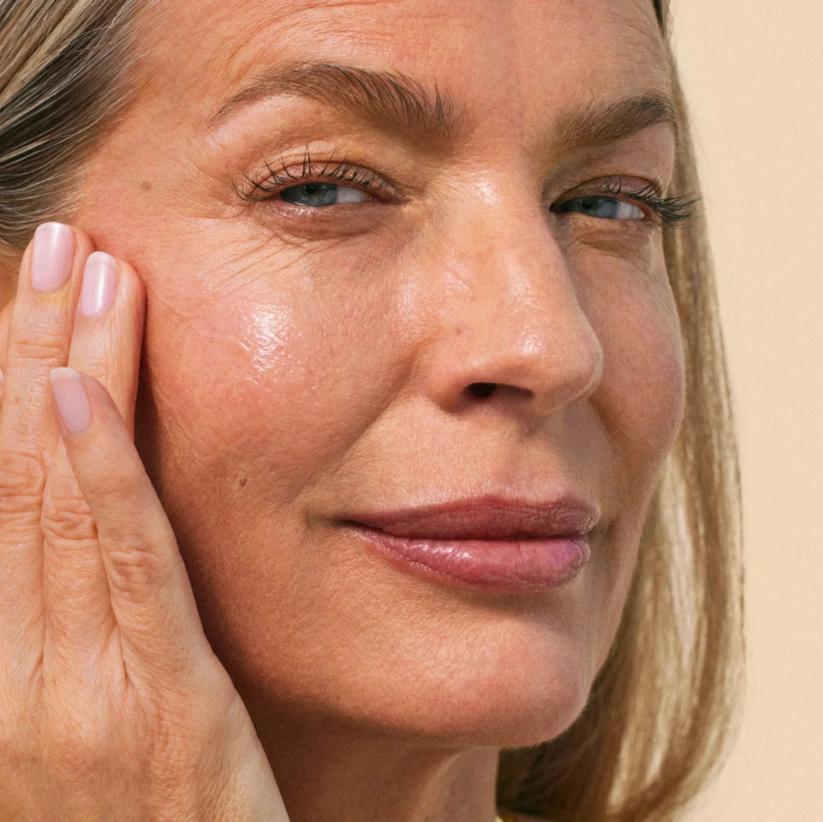 Solawave Skin Therapy Activating Serum, additional detail