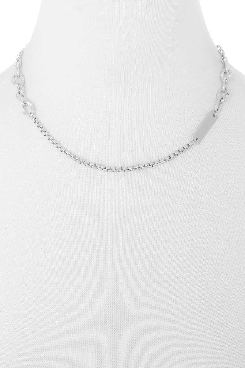 Metal Chain Necklace, additional detail