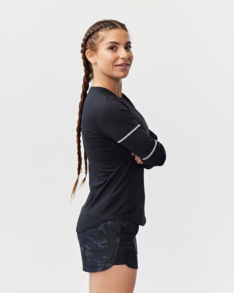 Foudy Women's Longsleeve Workout Top in Black, additional detail