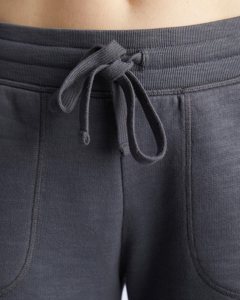 Freasy Jogger in Carbon, close-up detail