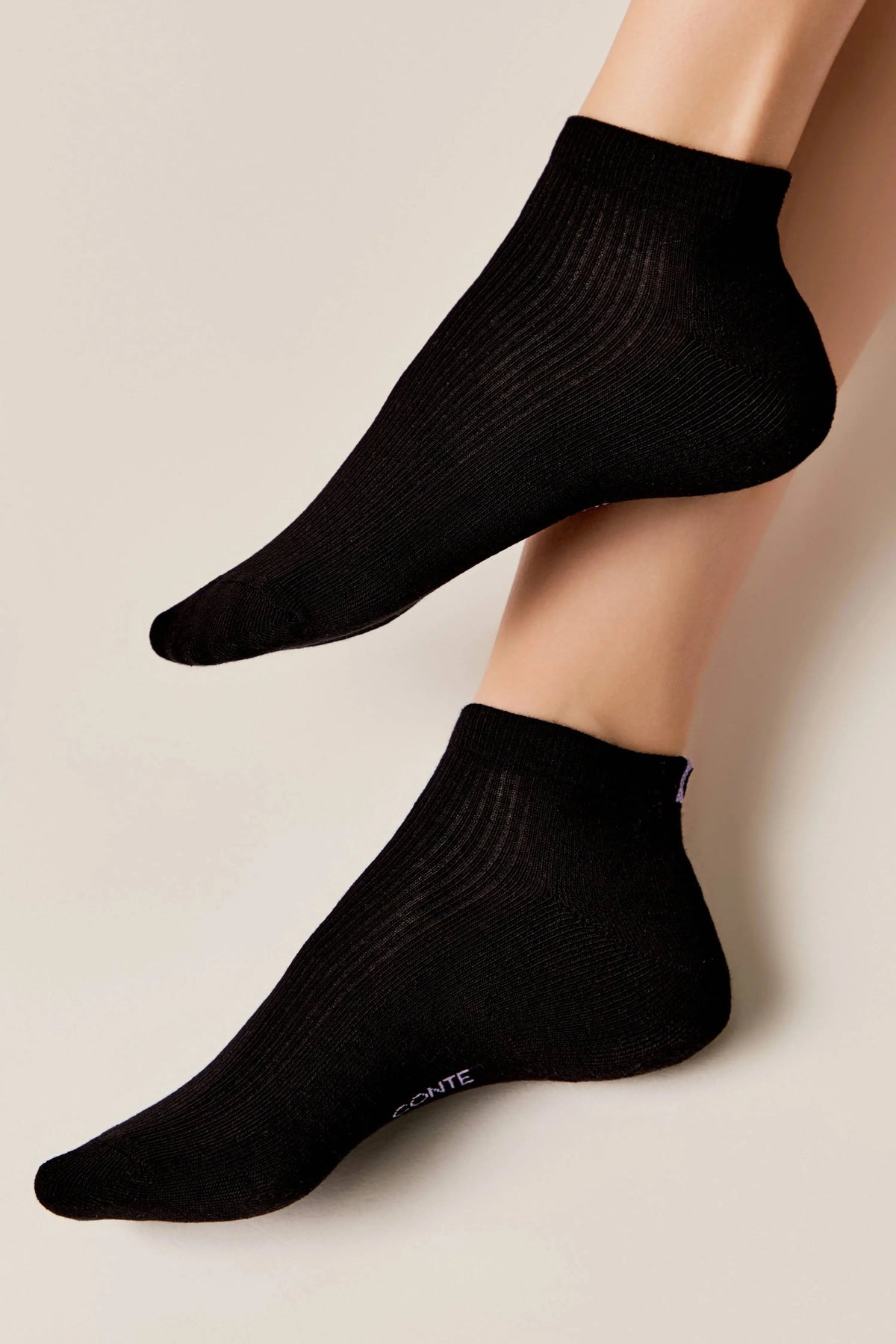 Conte Active 571 cotton ankle socks with terry sole, styled photo (3)