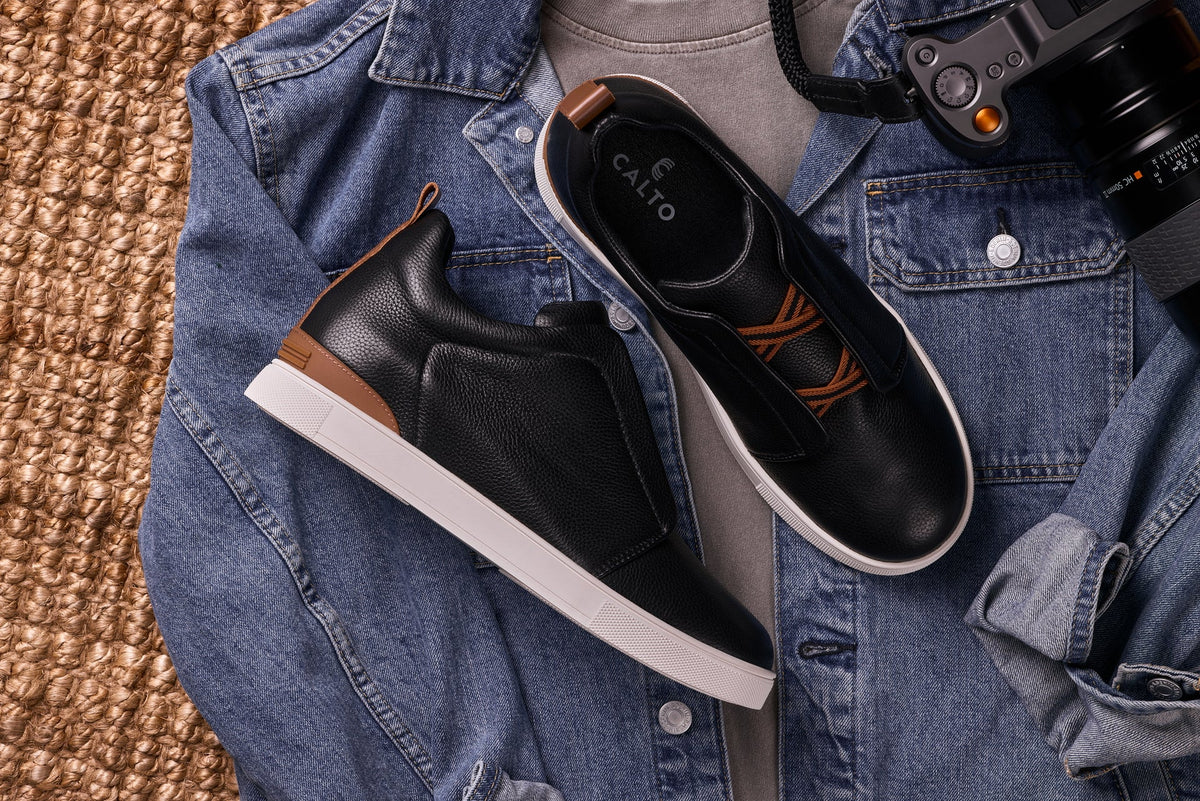 CALTO J1932 leather snoafer in black with white sole, main product photo