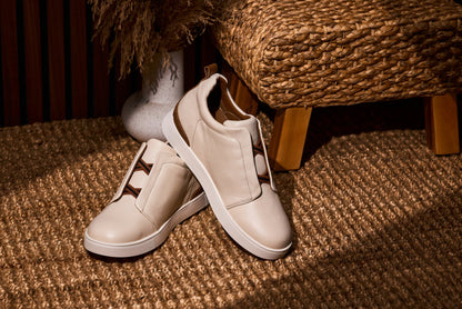 CALTO J1933 leather snoafer in off-white, main product photo