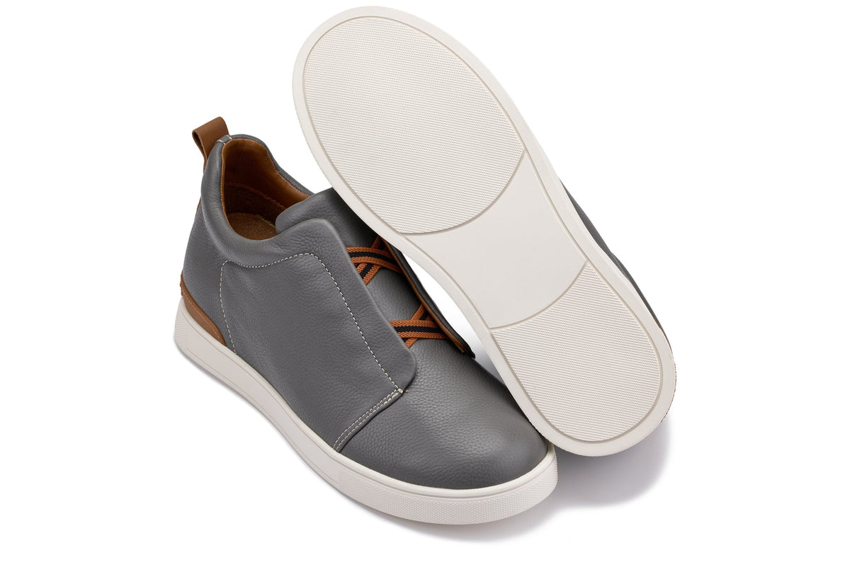 CALTO J1935 leather snoafer in grey, additional detail, close view