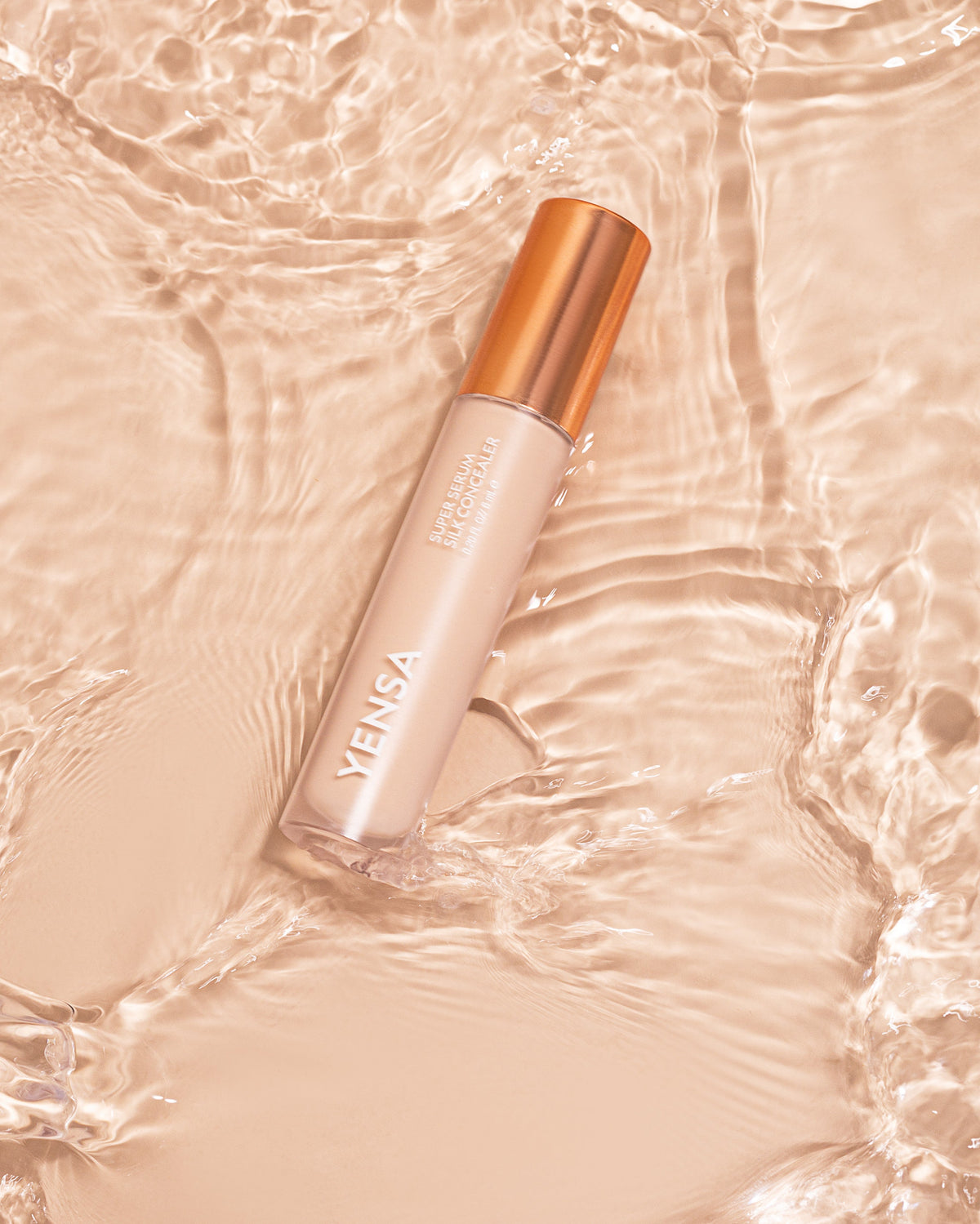 Super Serum Silk Concealer, lifestyle photo, eighth view