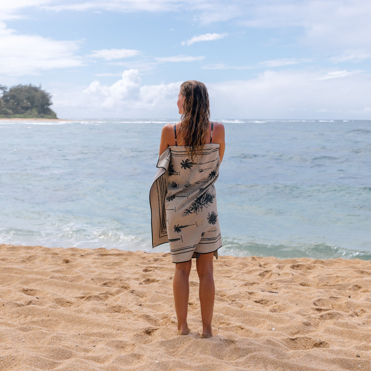 Laek Beach Towel in the palm print, product photo