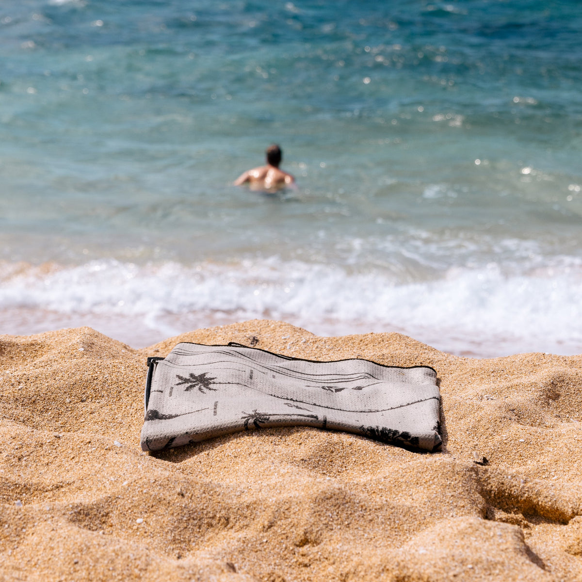Laek Beach Towel in the palm print, product photo (2)