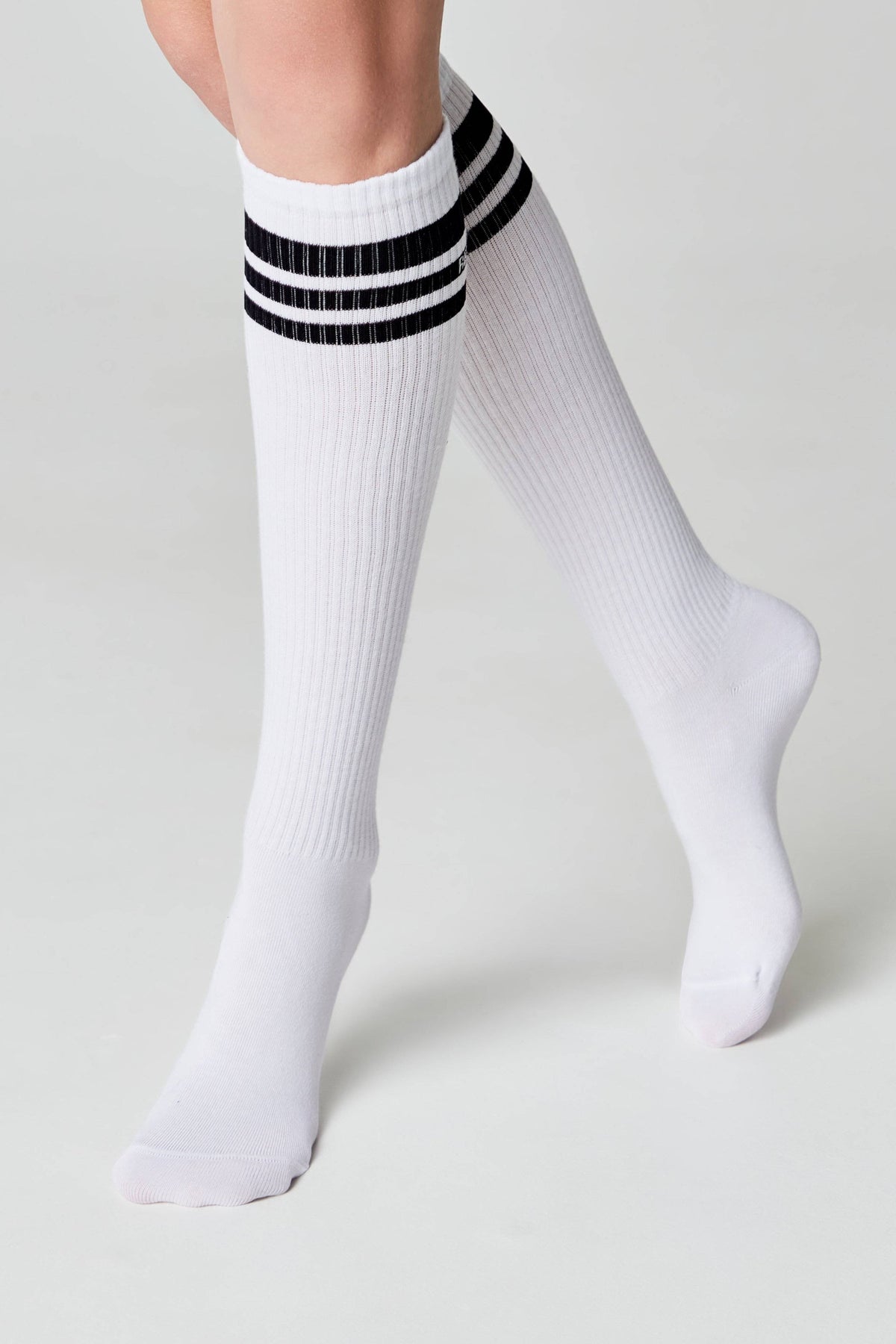 Conte Classic 009 cotton knee highs with ribbed stripes, product photo