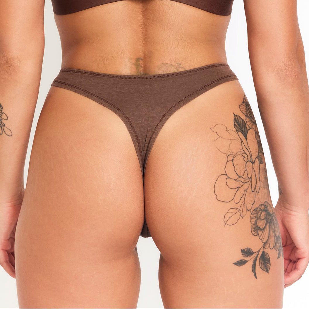 Organic Cotton & Hemp Thong 7-Pack, styled photo
