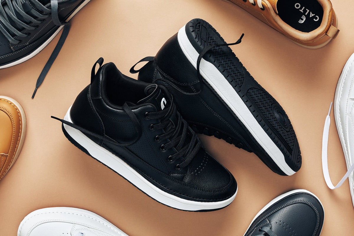 CALTO Q271 micro-perforated leatherette sneaker in black, main product photo
