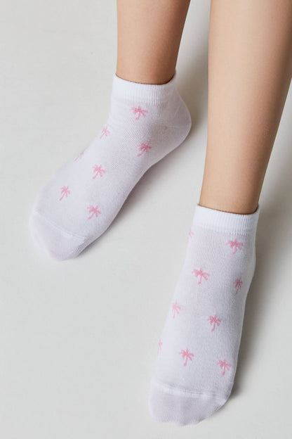 Conte Active 589 cotton ankle socks with palm tree pattern, styled photo (2)