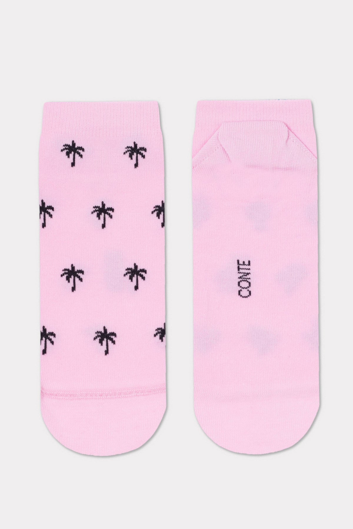 Conte Active 589 cotton ankle socks with palm tree pattern, styled photo