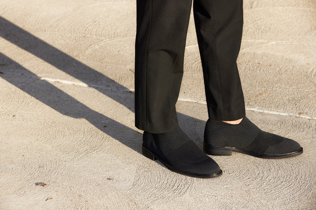 CALTO X1541 black knit elevator dress shoe, final product photo