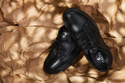 CALTO Y7111 black pebble grain leather sneaker, main product photo