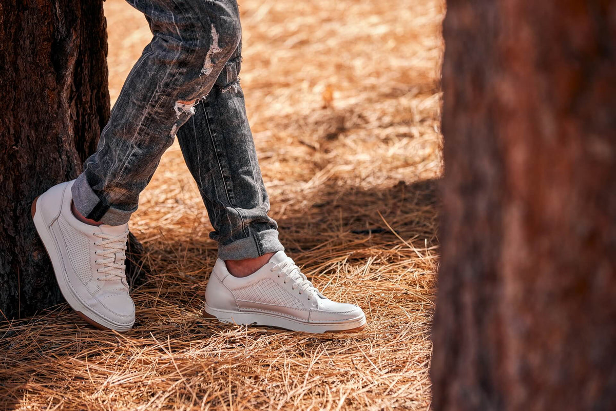 CALTO Y7932 white micro-perforated oxhide sneaker with gum sole, final product photo