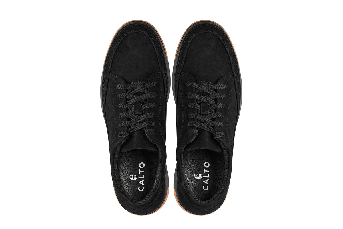 CALTO Y7933 noir suede sneaker with gum sole, further detail view