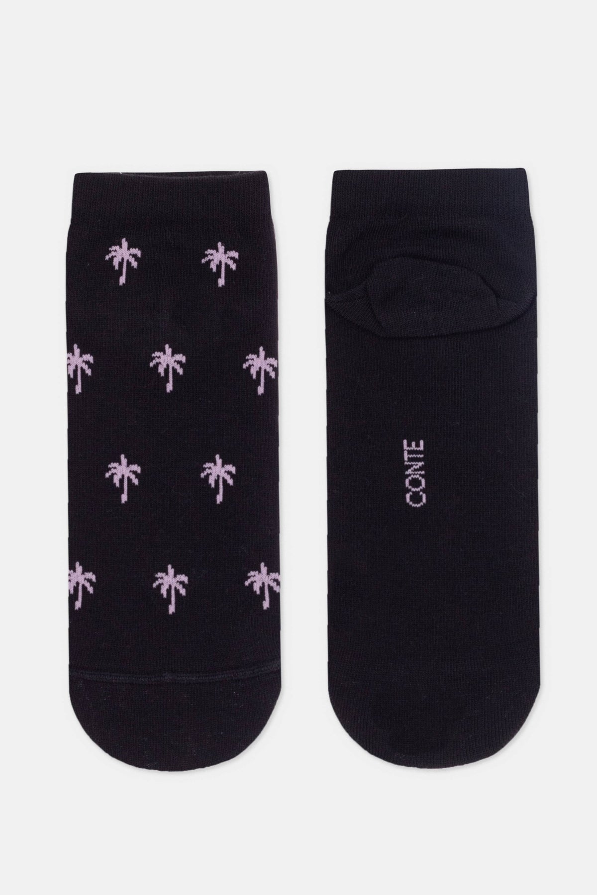 Conte Active 589 cotton ankle socks with palm tree pattern, styled photo (7)