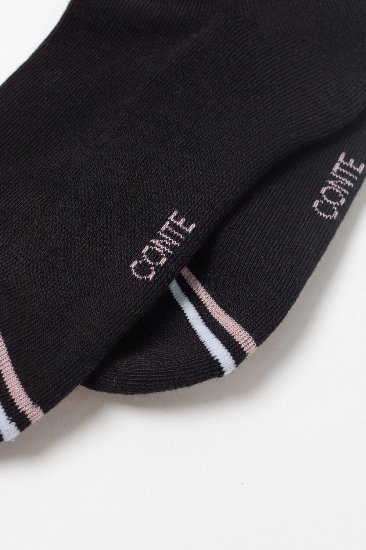 Conte Active 572 cotton ankle socks with terry foot, styled photo (4)