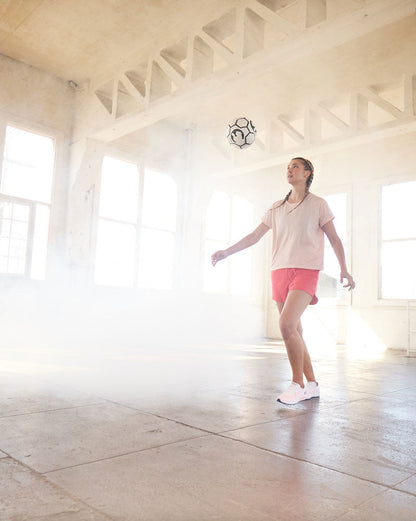 G5 Everyday Women's Performance Workout Top in Nectar, action shot
