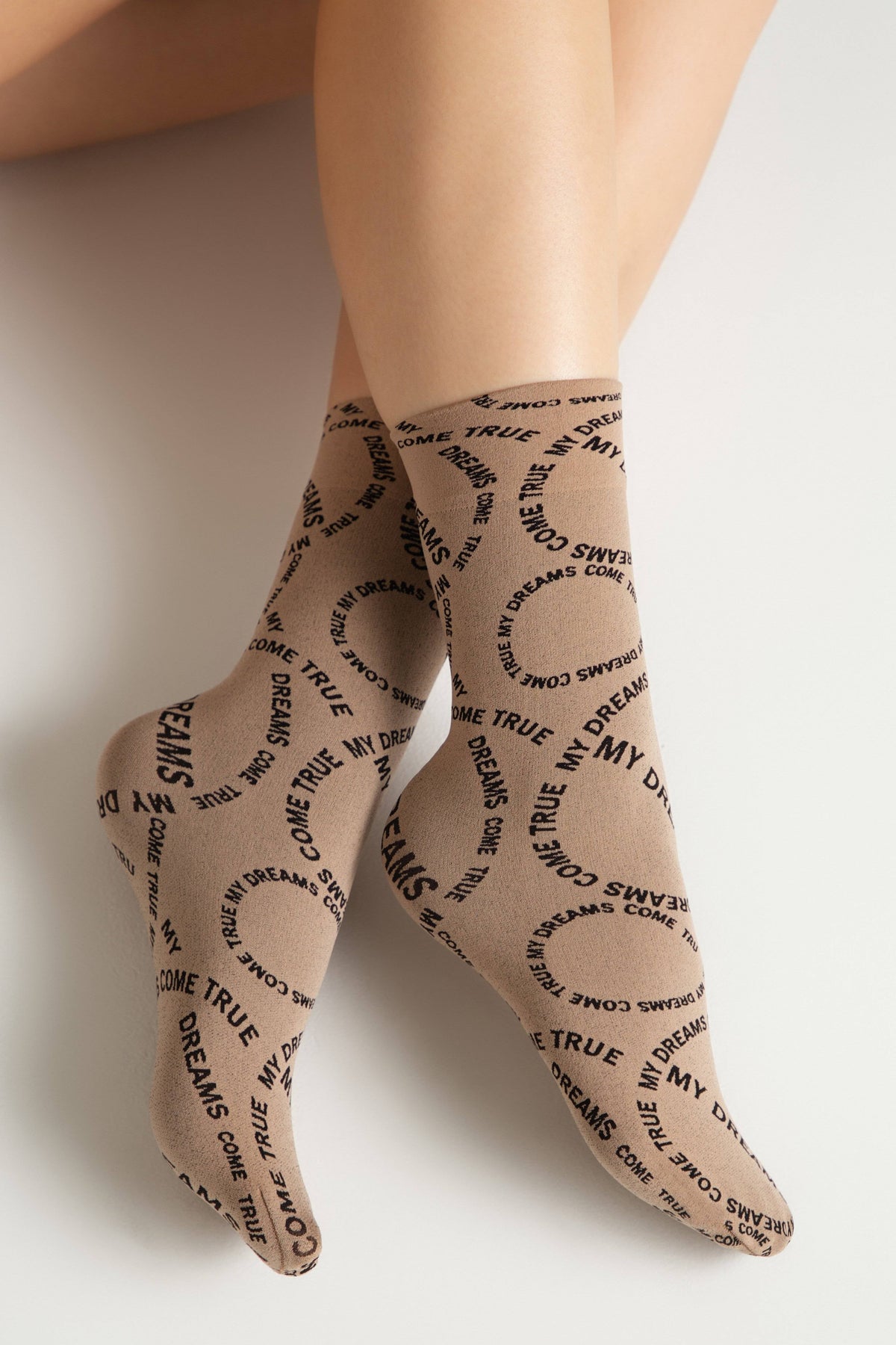 Conte Fantasy dense socks with knitted My dreams design, additional detail (3)