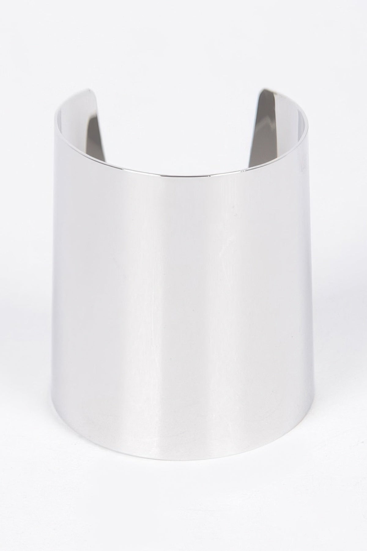 Metal Cuff, additional detail