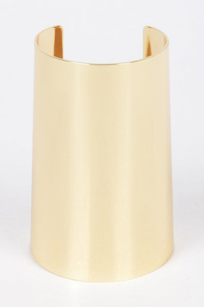 Metal Cuff in Gold, product photo