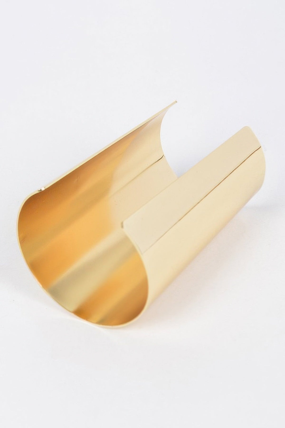 Metal Cuff in Gold, additional detail