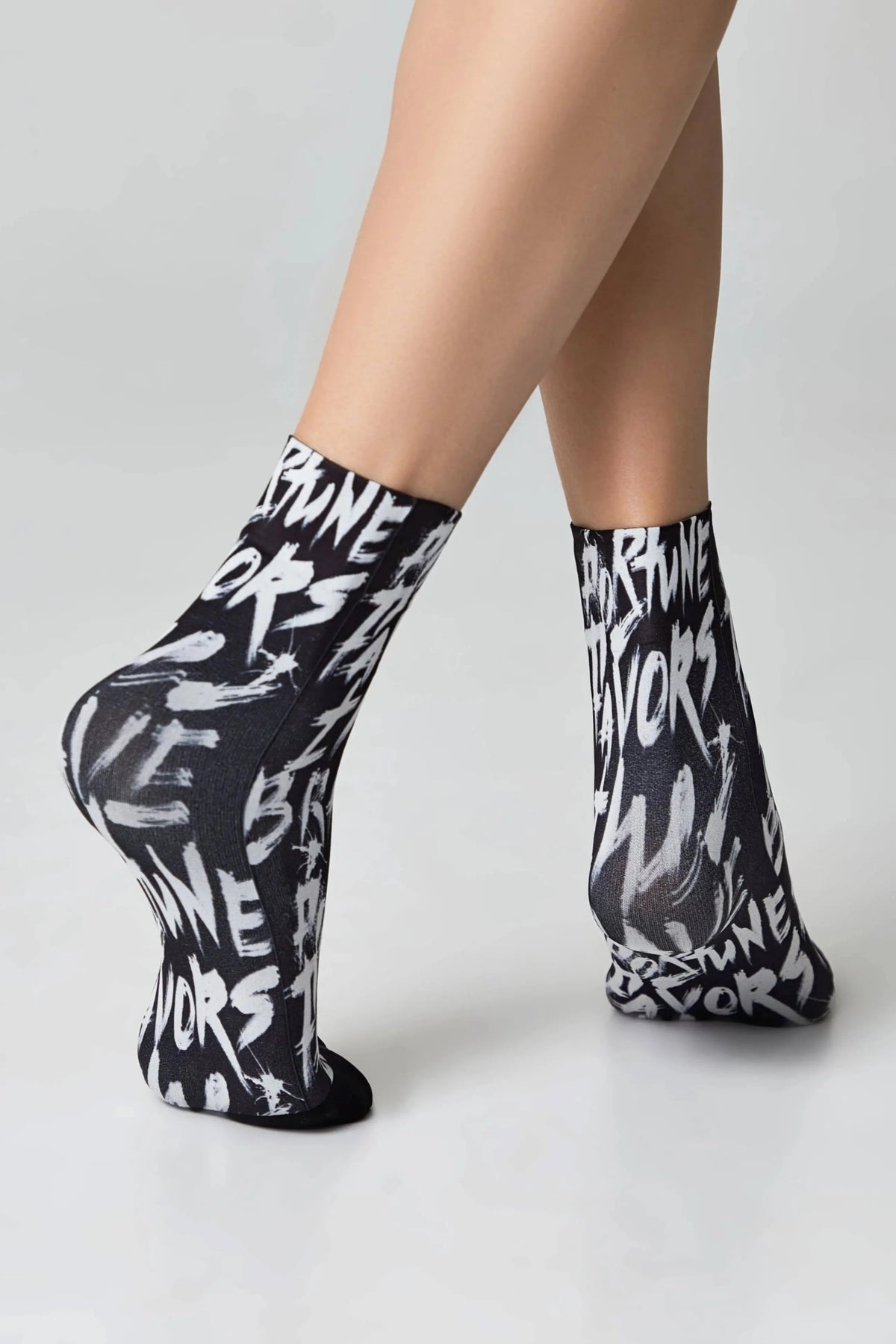 Conte Fantasy 911 dense socks with Brave print, alternate view