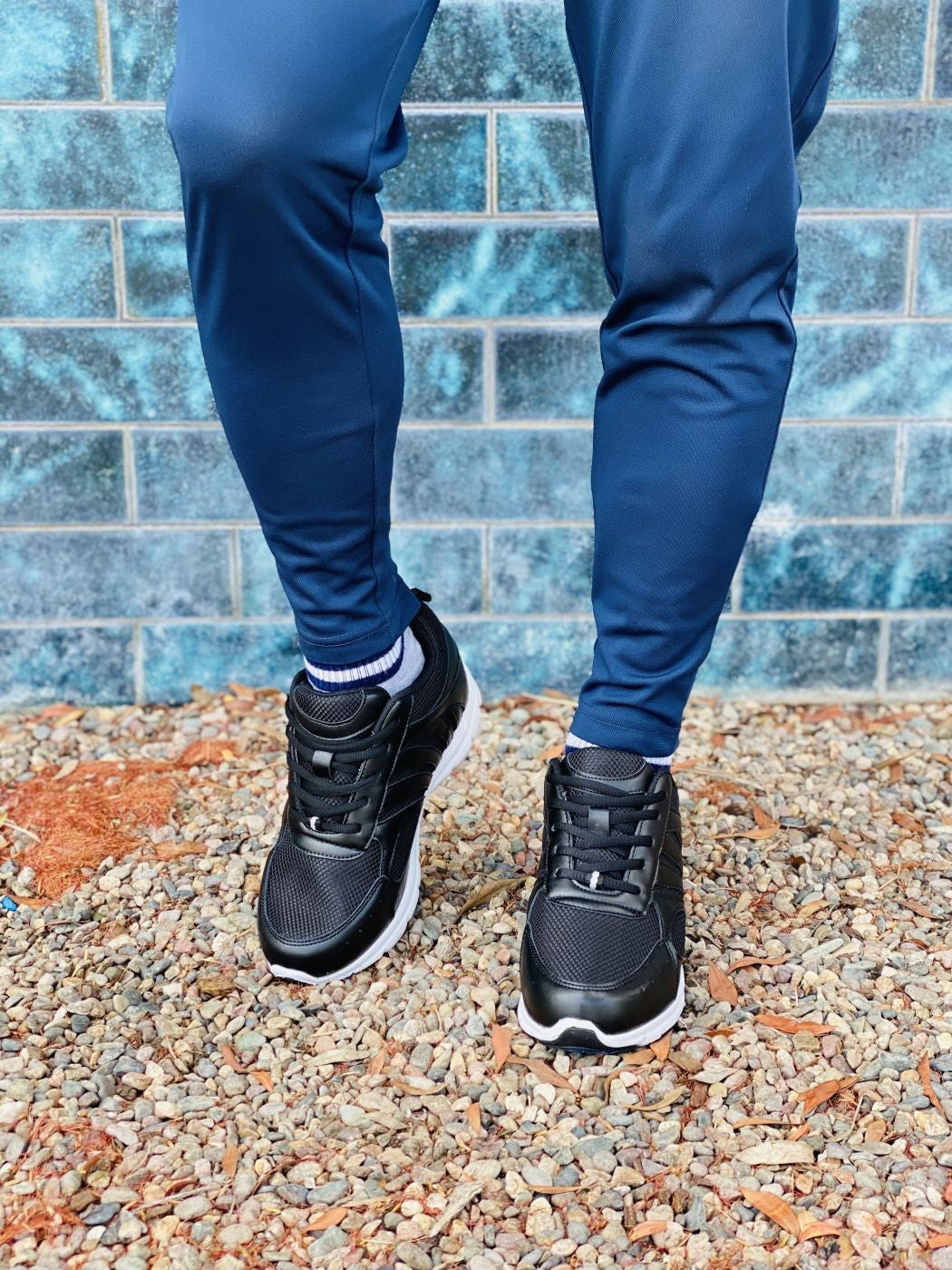 CALTO G3304 elevator sneaker in black, alternate view, additional angle