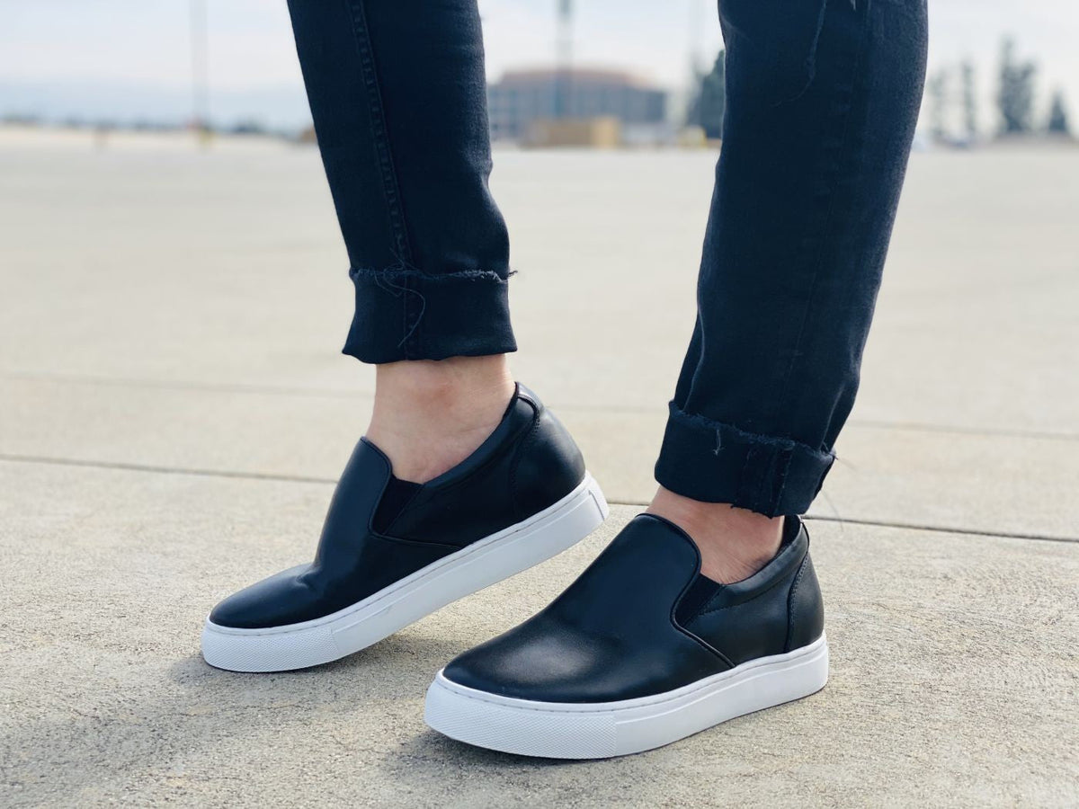 CALTO T1021 nappa leather elevator loafer in black, styled photo, alternate angle